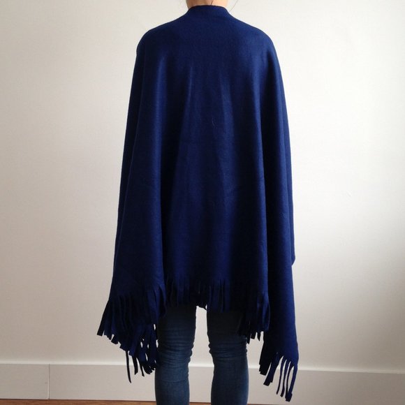 *NWOT* Navy Blue Cozy Polar Fleece Poncho Blanket - Picture 6 of 9